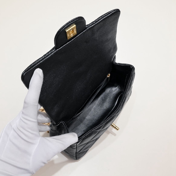 シャネルバッグ角部分ディテール